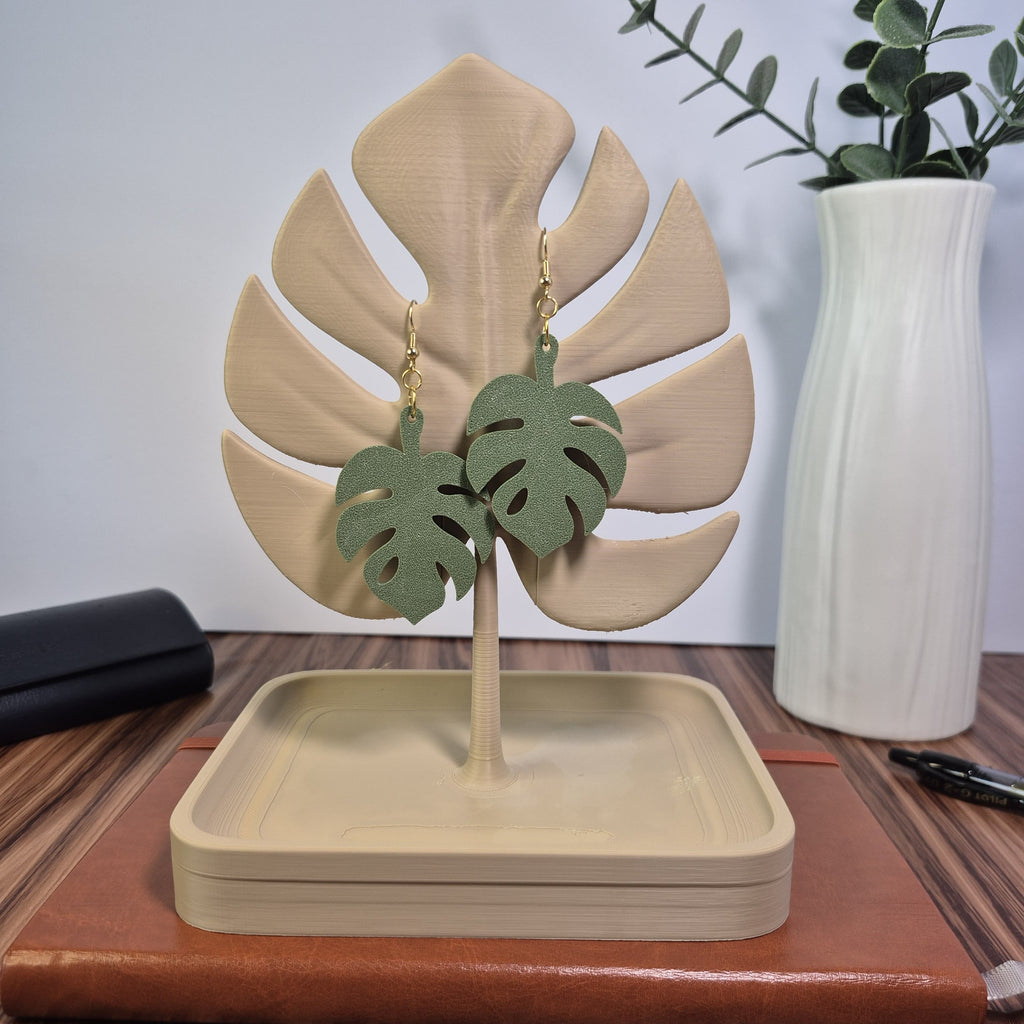 Monstera Leaf